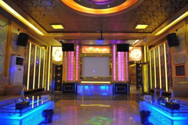 重庆解放碑天池桑拿：养生天堂，畅享健康时光